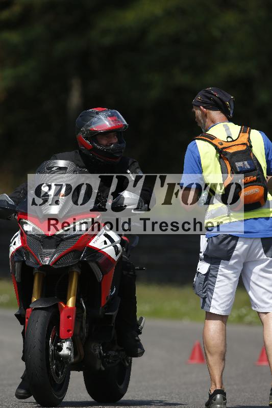 Archiv-2023/45 19.07.2023 Cornu Master School ADR/rouge-rot/27